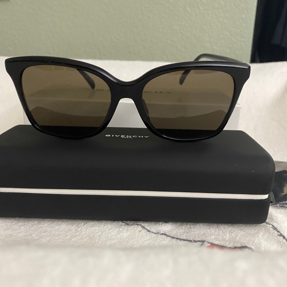 New Authentic Givenchy 55mm Square Sunglasses - image 4